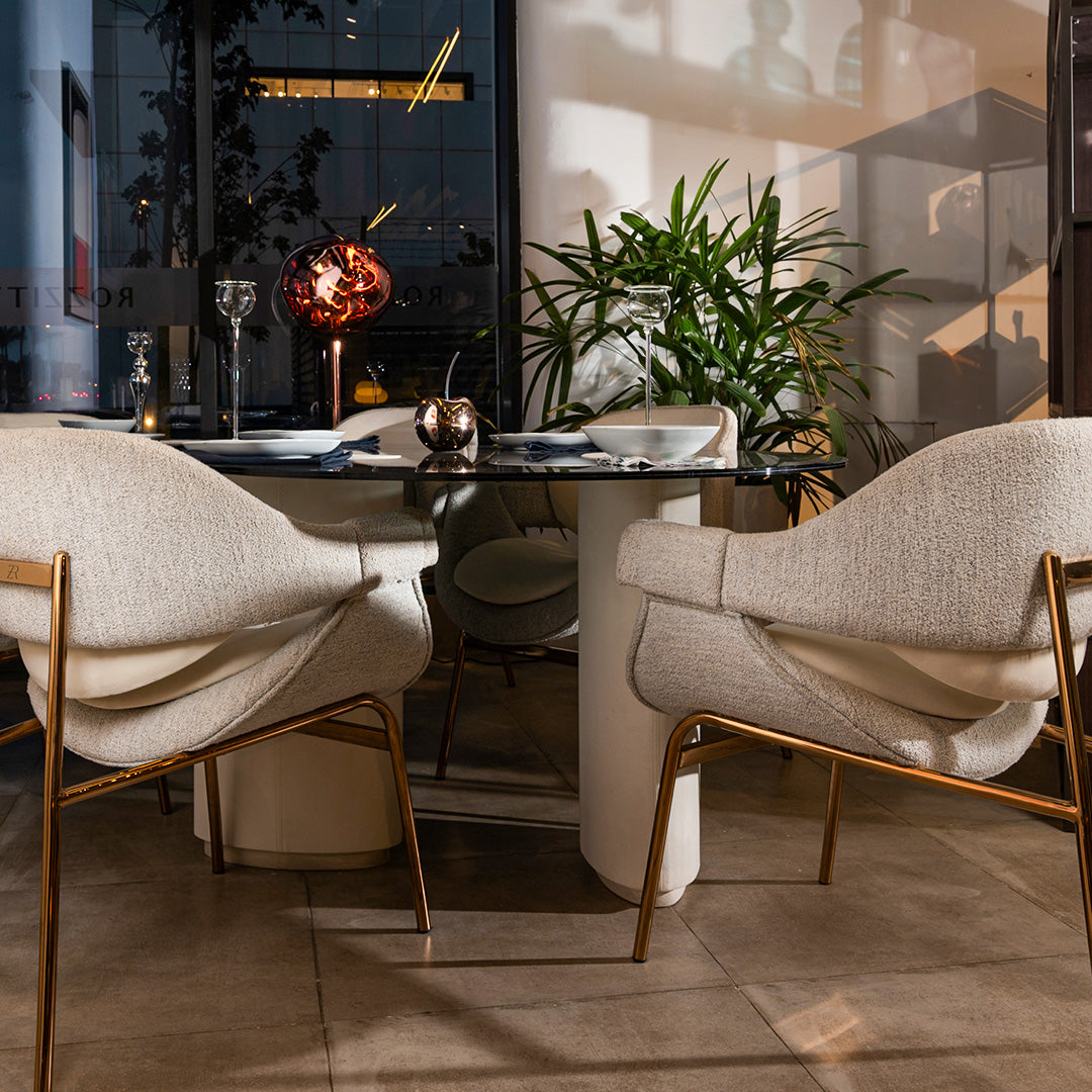 Boteto Dinning Table
