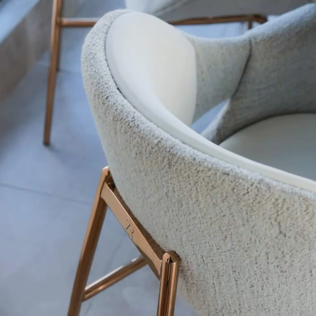 Boteto Dinning Table