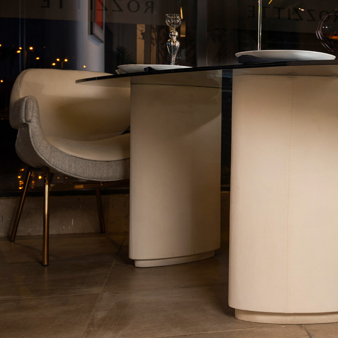 Boteto Dinning Table