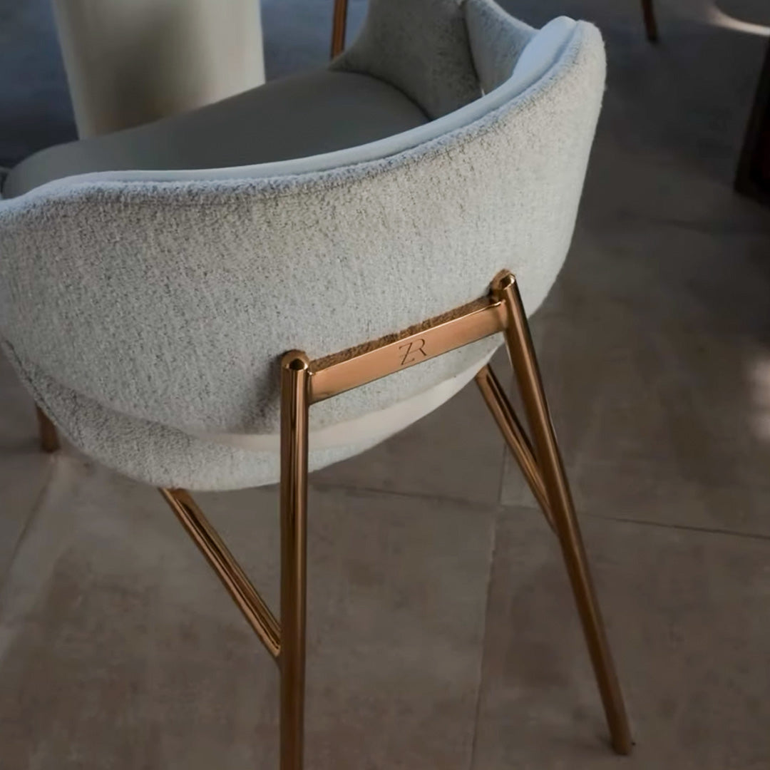 Boteto Dinning Table