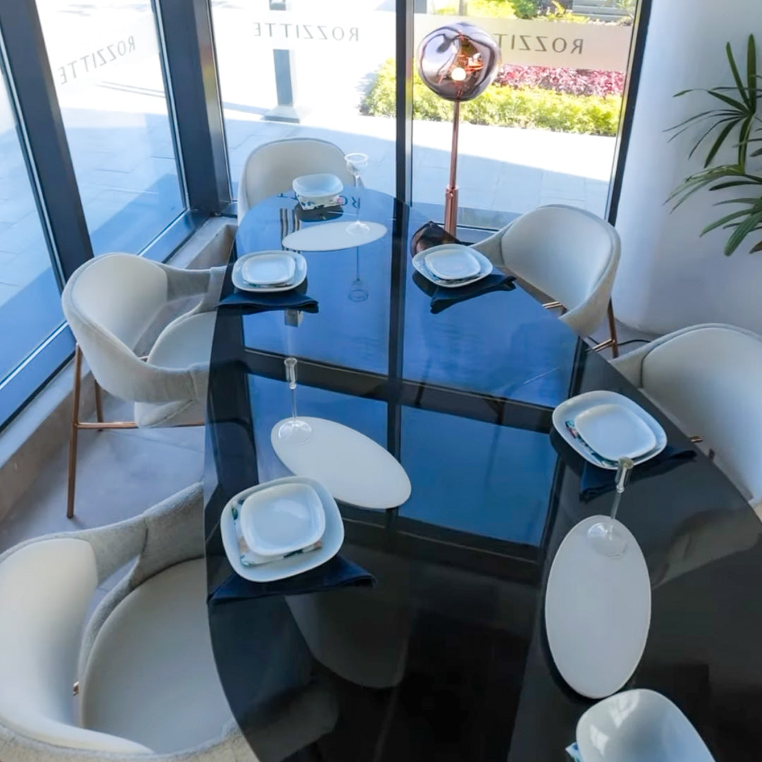 Boteto Dinning Table